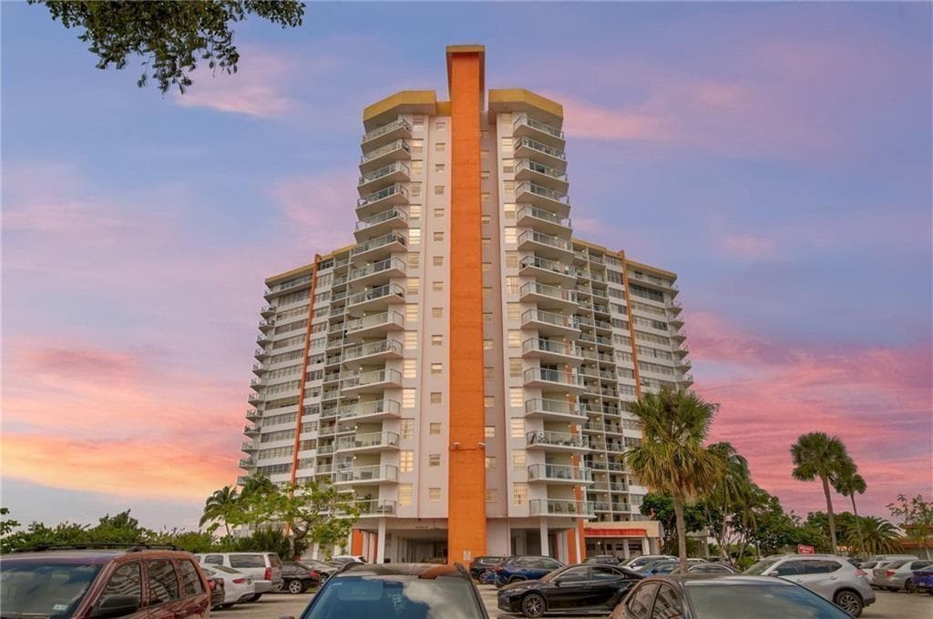 1301 NE Miami Gardens Drive # 1721w, Miami FL 33179 - Miami, FL - Photo 1