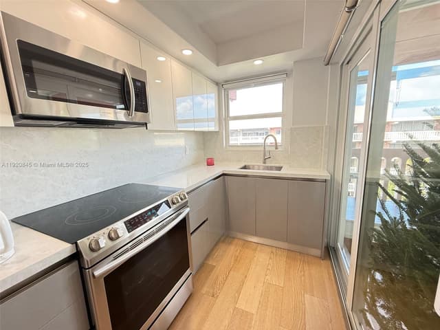 180 NE 12th Ave # 12E, Hallandale Beach FL 33009 - Hallandale Beach, FL - Photo 7