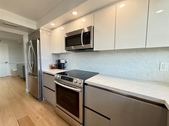 180 NE 12th Ave # 12E, Hallandale Beach FL 33009 - Hallandale Beach, FL - Photo 3
