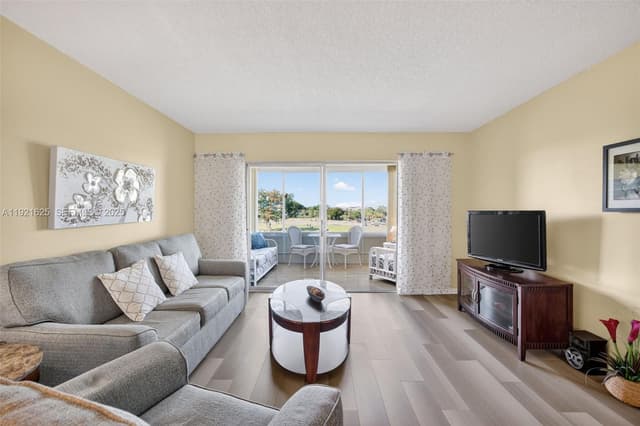 7817 Golf Circle Dr # 301, Margate FL 33063 - Margate, FL - Photo 3