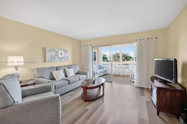 7817 Golf Circle Dr # 301, Margate FL 33063 - Margate, FL - Photo 4