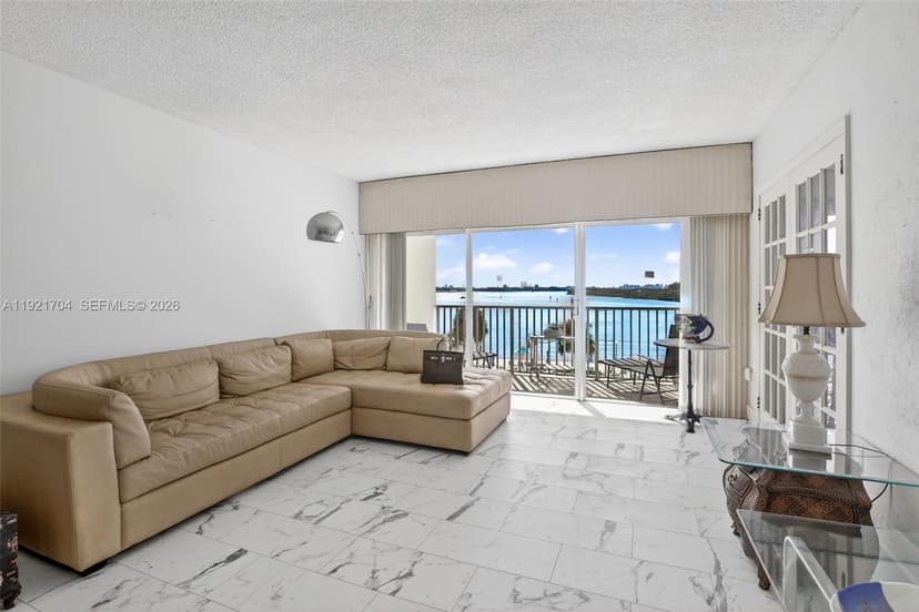 300 Bayview Dr # 308, Sunny Isles Beach FL 33160