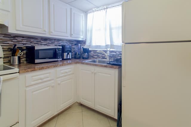 3091 E Sun Sunrise Lakes Drive E # 207, Sunrise FL 33322 - Sunrise, FL - Photo 2