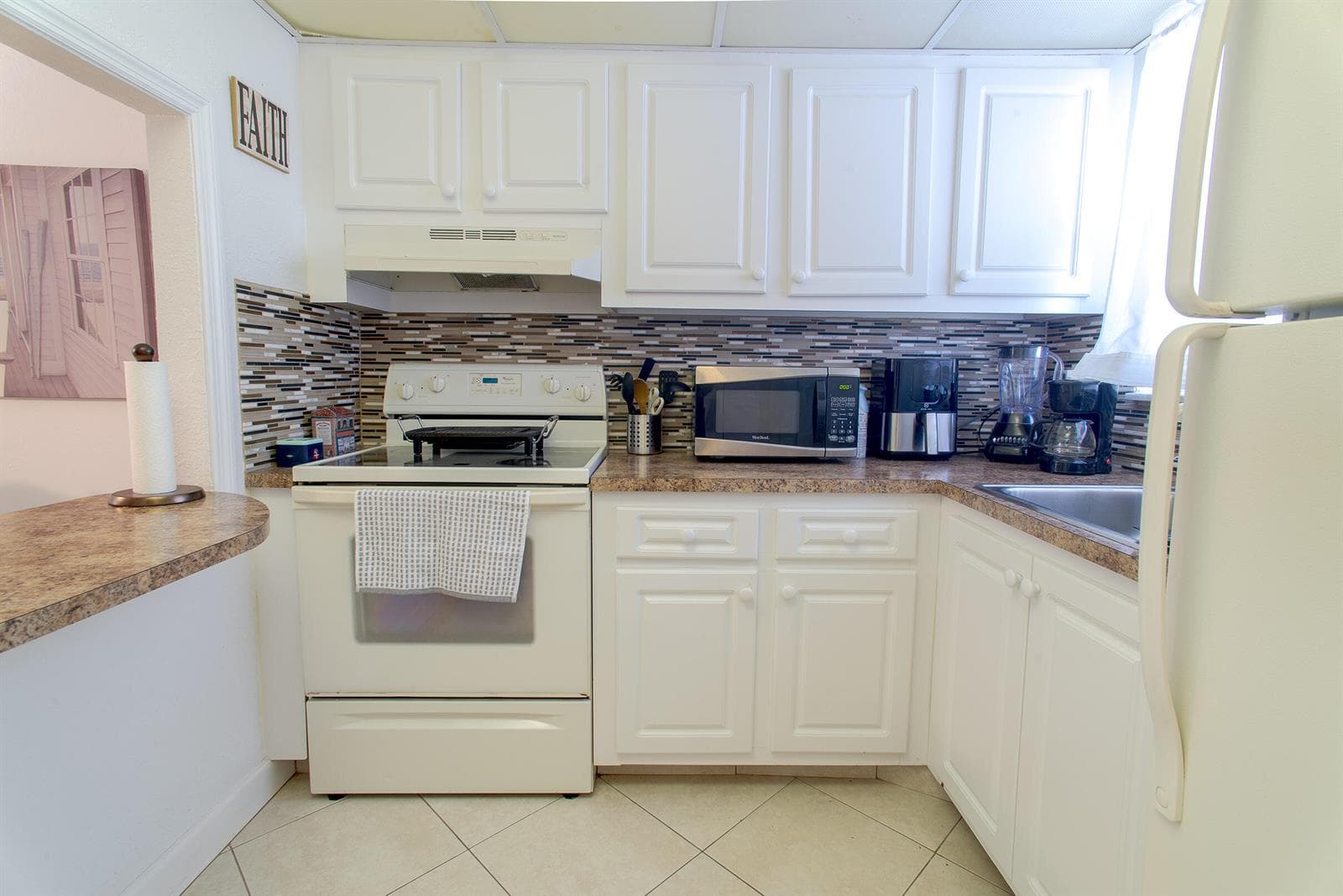 3091 E Sun Sunrise Lakes Drive E # 207, Sunrise FL 33322 - Sunrise, FL - Photo 1