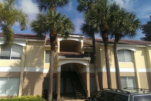 815 W Boynton Beach Boulevard # 204, Boynton Beach FL 33426 - Boynton Beach, FL - Photo 2