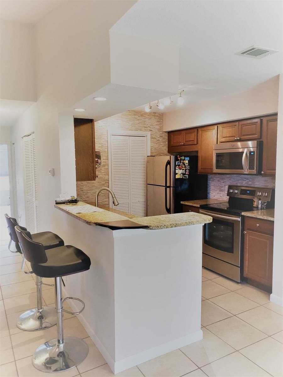 815 W Boynton Beach Boulevard # 204, Boynton Beach FL 33426 - Boynton Beach, FL - Photo 1