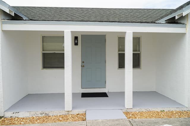 908 W 5th Street, Riviera Beach FL 33404 - Riviera Beach, FL - Photo 2