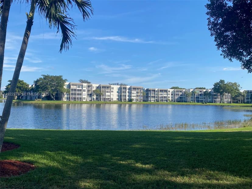 9420 Poinciana Pl # 214, Davie FL 33324