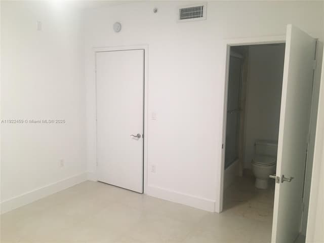 6000 Collins Ave # 521, Miami Beach FL 33140 - Miami Beach, FL - Photo 4