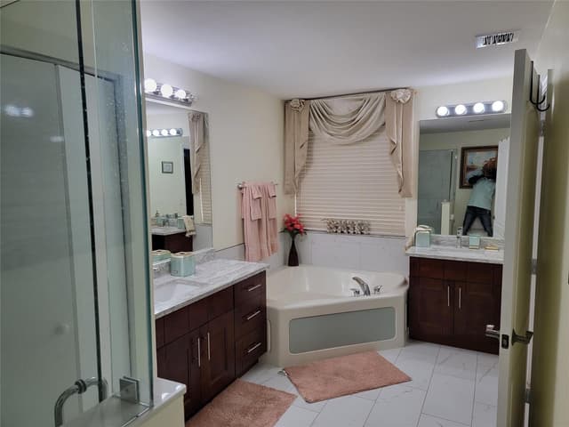 111 Berenger Walk, Royal Palm Beach FL 33414 - Royal Palm Beach, FL - Photo 5