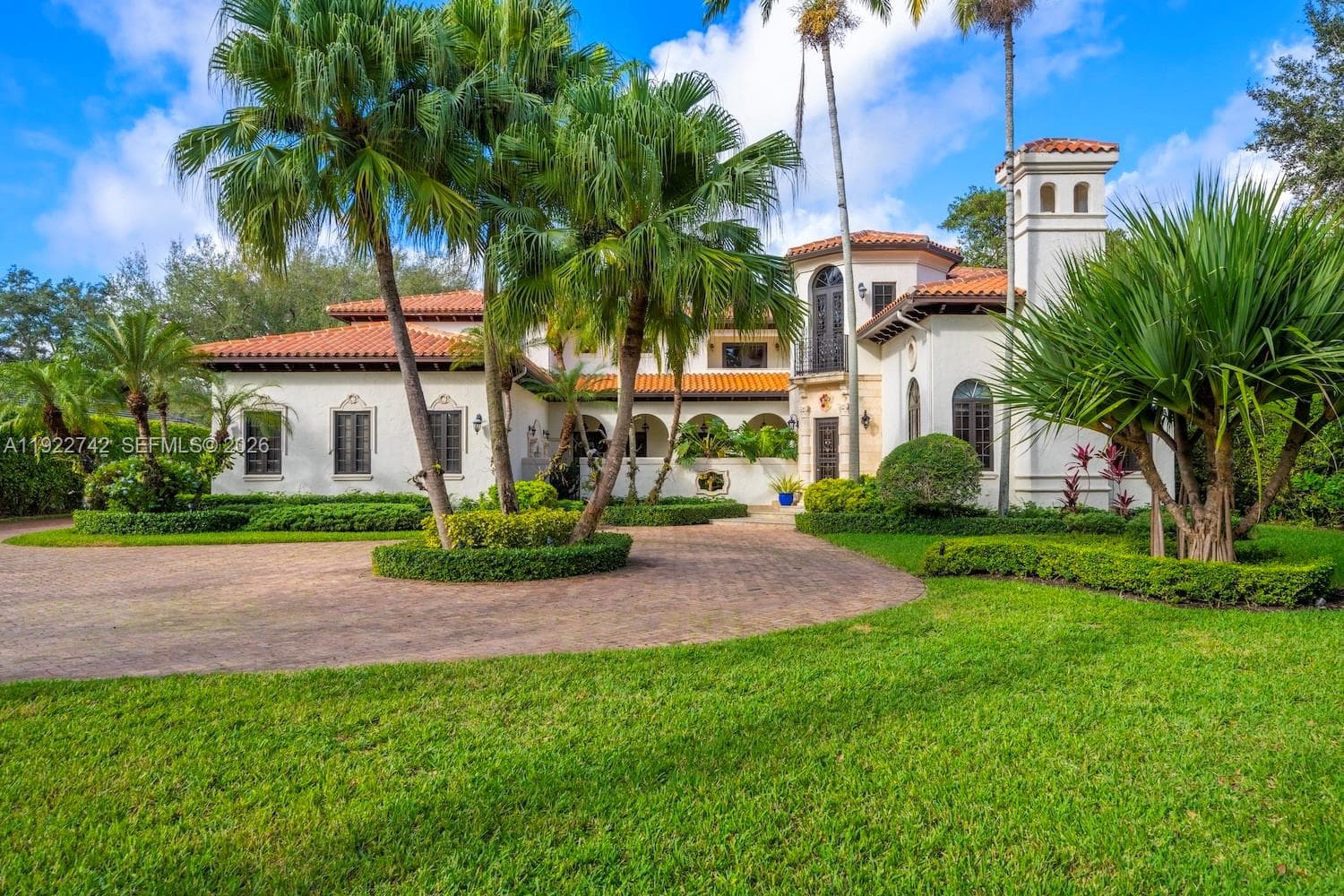 8800 SW 57 Ave, Pinecrest FL 33156