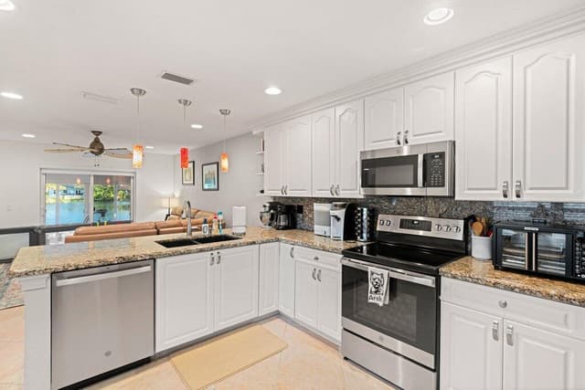 288 NW 39th Way, Deerfield Beach FL 33442 - Deerfield Beach, FL - Photo 3