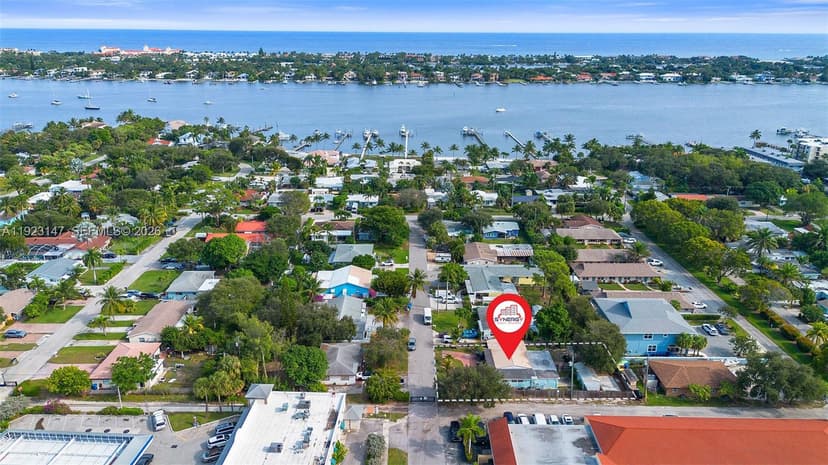 112 Milton St, Lantana FL 33462