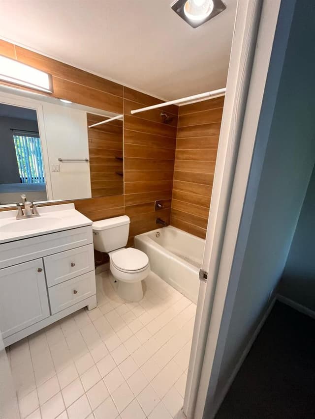 3050 Presidential Way # 206, West Palm Beach FL 33401 - West Palm Beach, FL - Photo 7