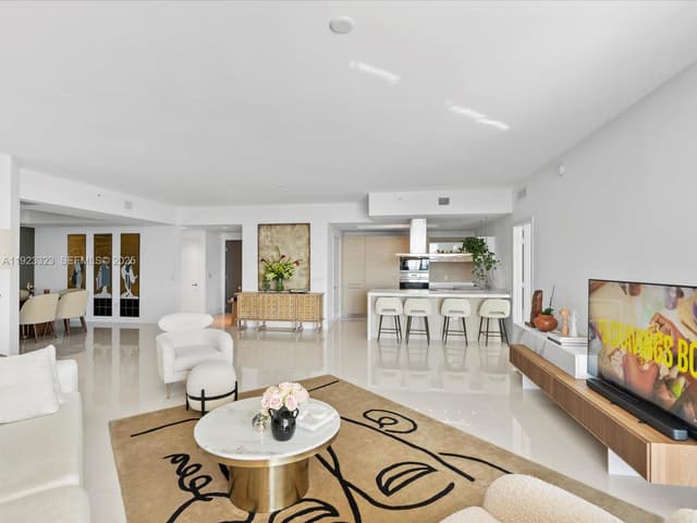 17111 Biscayne Blvd # 1104, North Miami Beach FL 33160 - North Miami Beach, FL - Photo 4