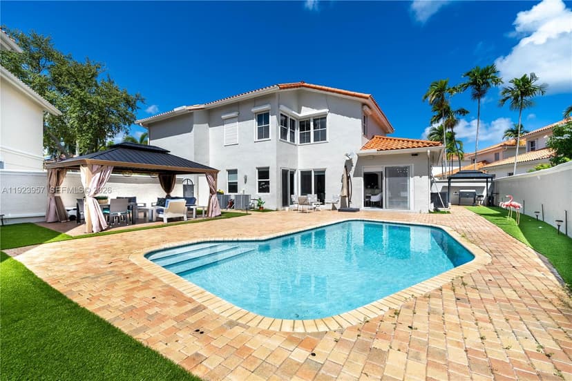 1547 Mariner Way, Hollywood FL 33019