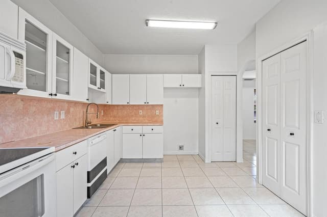 8520 NW 139th Terrace # 1602, Miami Lakes FL 33016 - Miami Lakes, FL - Photo 3