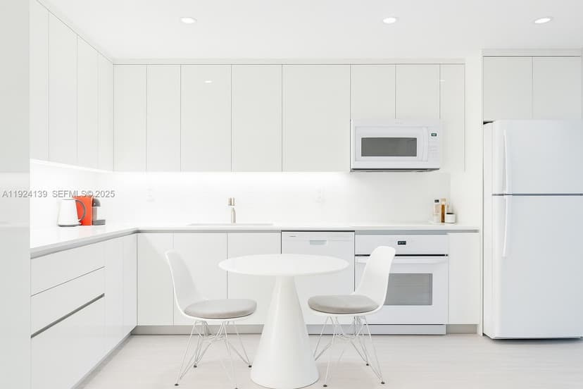 2301 Collins Ave # 636, Miami Beach FL 33139