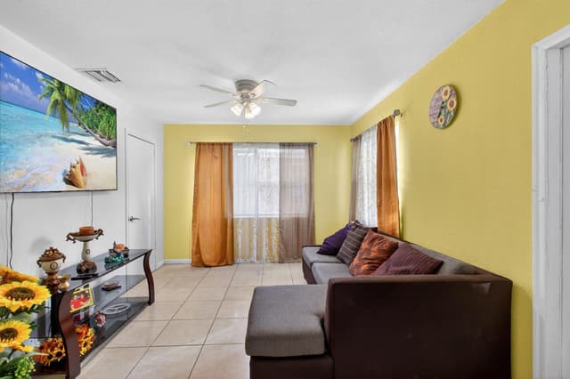 621 50th Street, West Palm Beach FL 33407 - West Palm Beach, FL - Photo 3