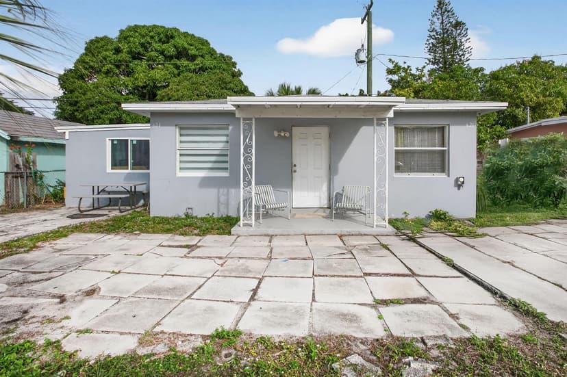 621 50th Street, West Palm Beach FL 33407