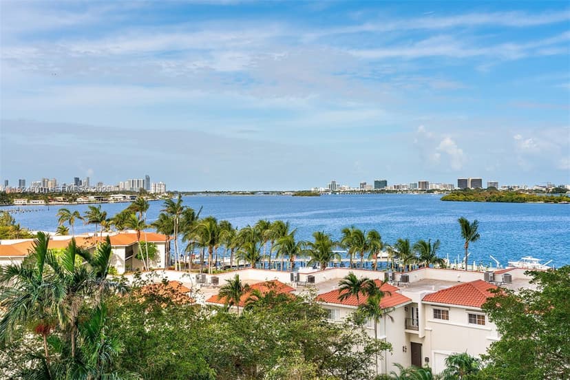 4000 Towerside Ter # 705, Miami FL 33138