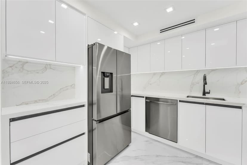 251 174th St # 1414, Sunny Isles Beach FL 33160
