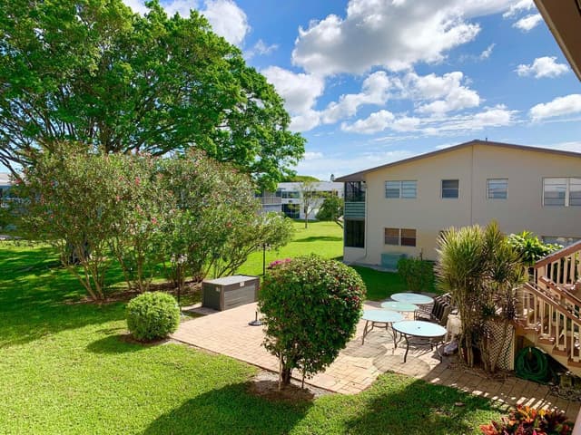 116 Canterbury E, West Palm Beach FL 33417 - West Palm Beach, FL - Photo 2