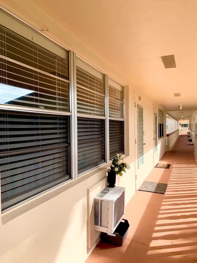 116 Canterbury E, West Palm Beach FL 33417 - West Palm Beach, FL - Photo 3