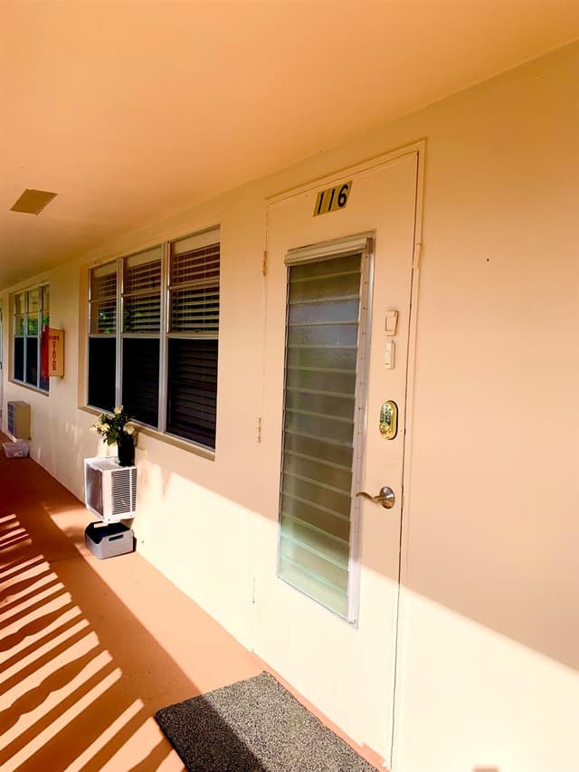 116 Canterbury E, West Palm Beach FL 33417 - West Palm Beach, FL - Photo 4