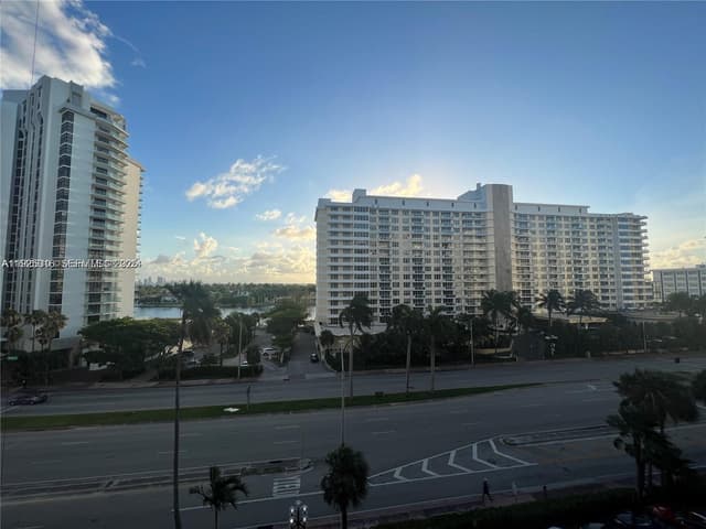 5555 Collins Ave # 7T, Miami Beach FL 33140 - Miami Beach, FL - Photo 4