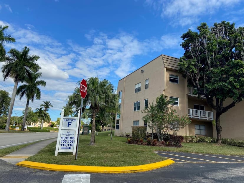 9370 Sunrise Lakes Boulevard # 105, Sunrise FL 33322