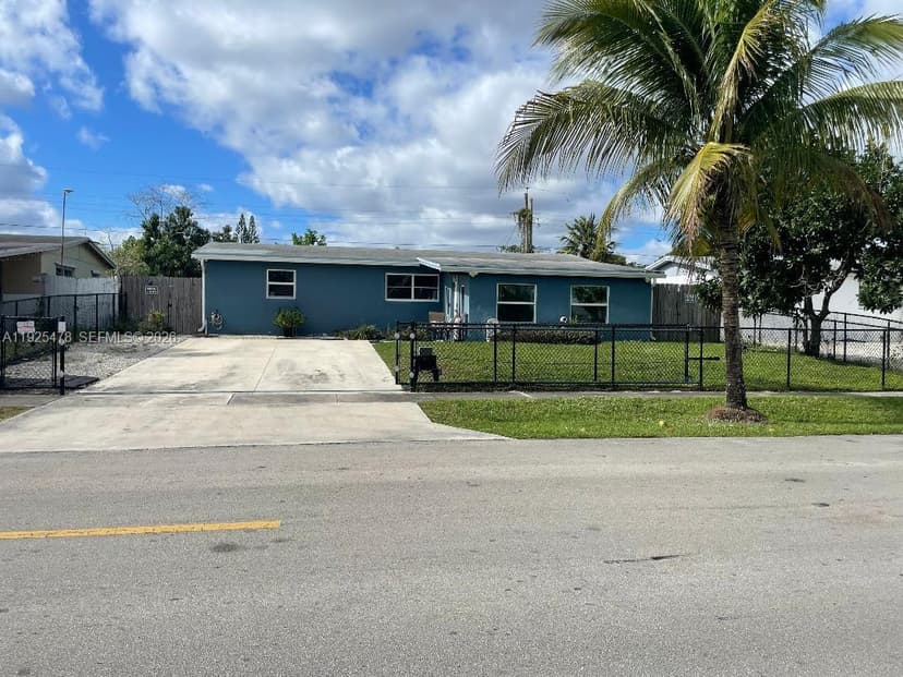 800 N 70th Ave, Hollywood FL 33024