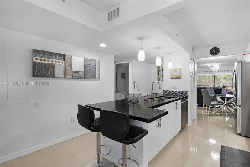 900 SW 142nd Ave # 306L, Pembroke Pines FL 33027