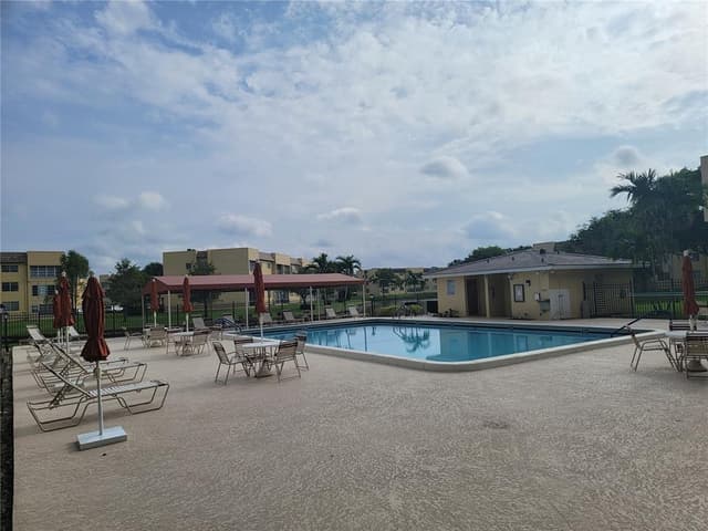 6000 NW 64th Avenue # 205, Tamarac FL 33319 - Tamarac, FL - Photo 2