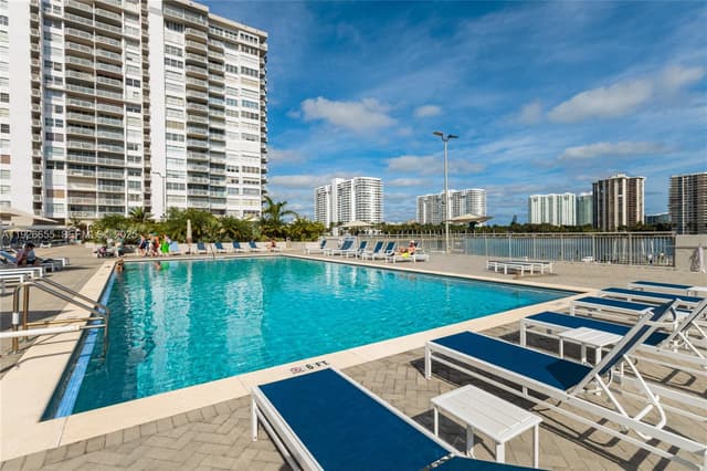 18011 Biscayne Blvd # 1501, Aventura FL 33160 - Aventura, FL - Photo 4