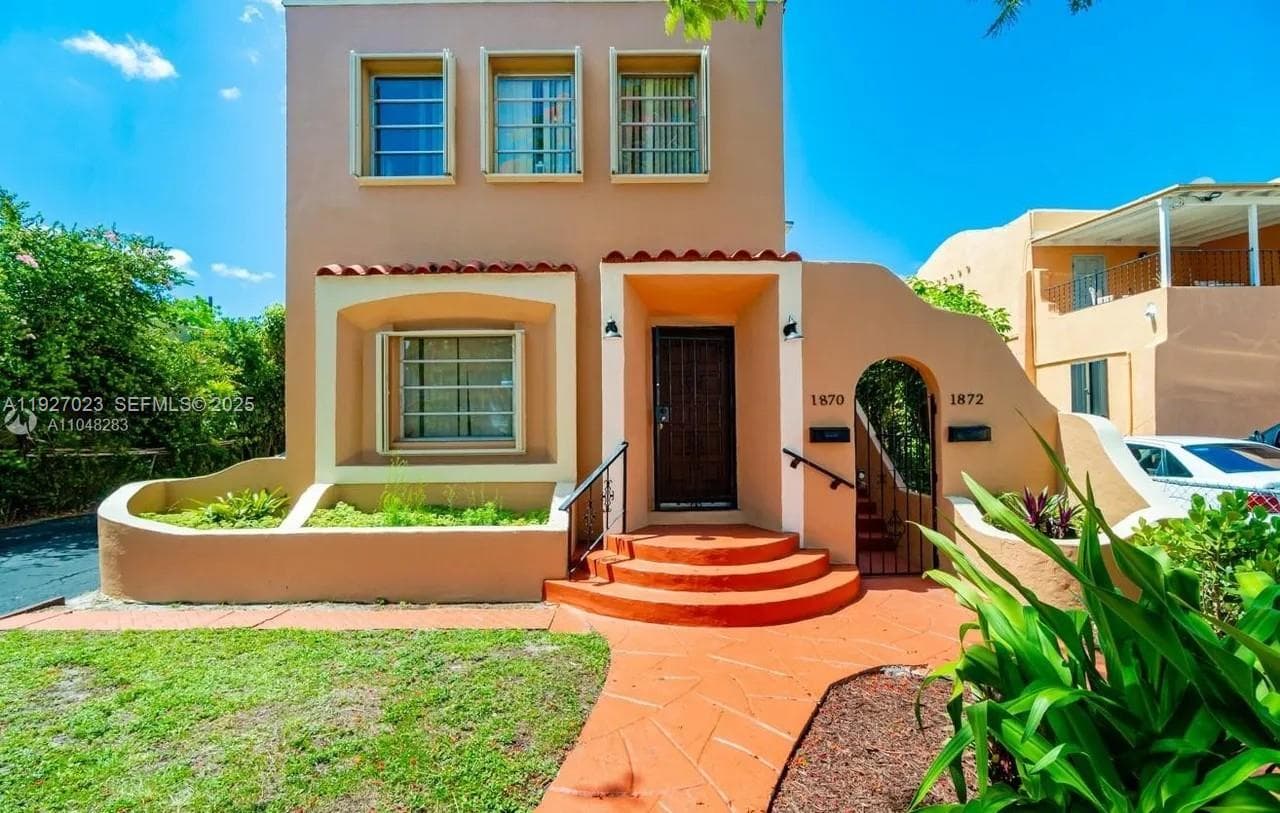 1872 SW 9th St, Miami FL 33135