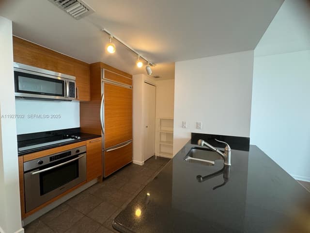 50 BISCAYNE Blvd # 3807, Miami FL 33132 - Miami, FL - Photo 6