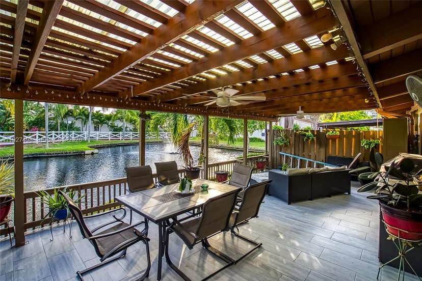 2669 S Parkview Dr, Hallandale Beach FL 33009