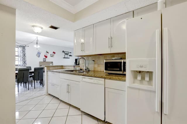 5570 NW 44th Street # 518a, Lauderhill FL 33319 - Lauderhill, FL - Photo 3