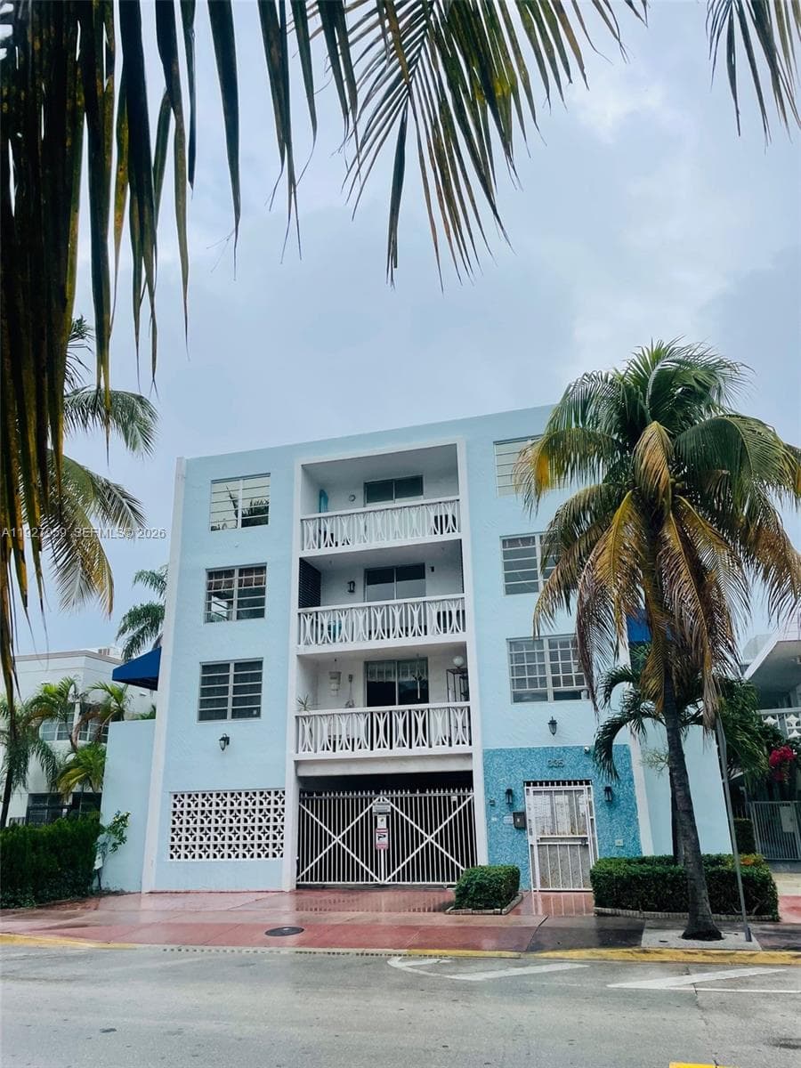 335 Collins Ave # 302, Miami Beach FL 33139 - Miami Beach, FL - Photo 1