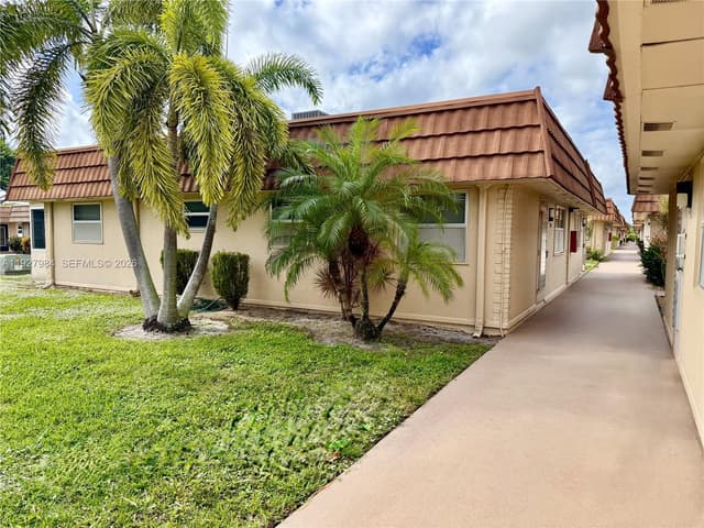 293 Seville M # 293, Delray Beach FL 33446 - Delray Beach, FL - Photo 2