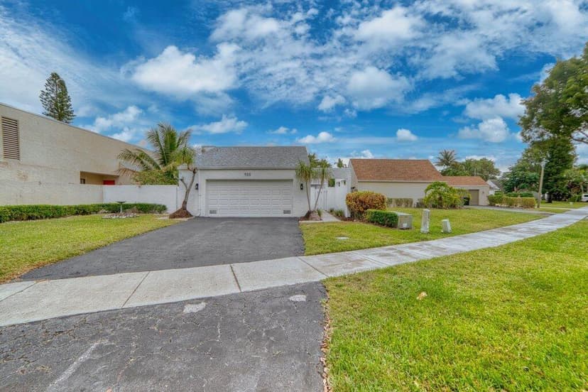 905 NW 22nd Avenue, Delray Beach FL 33445