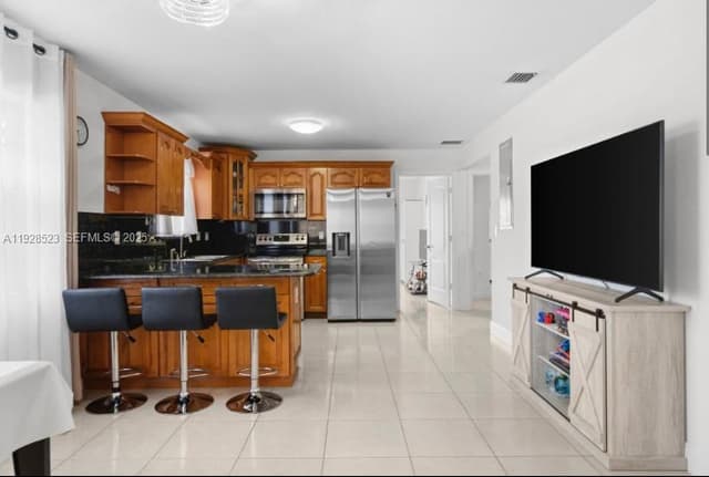 701 NE 6th St, Hallandale Beach FL 33009 - Hallandale Beach, FL - Photo 7