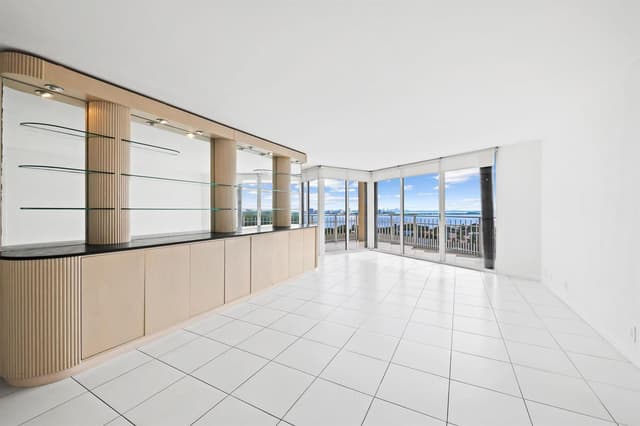 1000 Quayside Terrace # 1606, Miami FL 33138 - Miami, FL - Photo 2