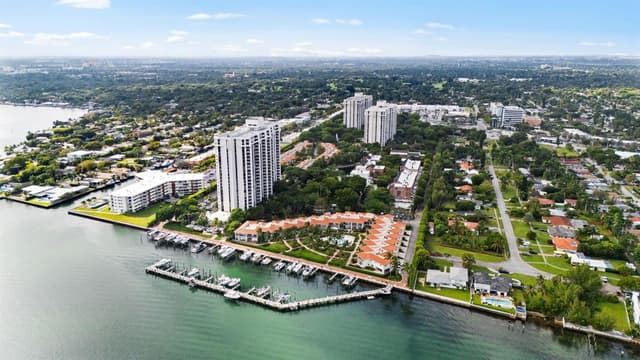 1000 Quayside Terrace # 1606, Miami FL 33138 - Miami, FL - Photo 6