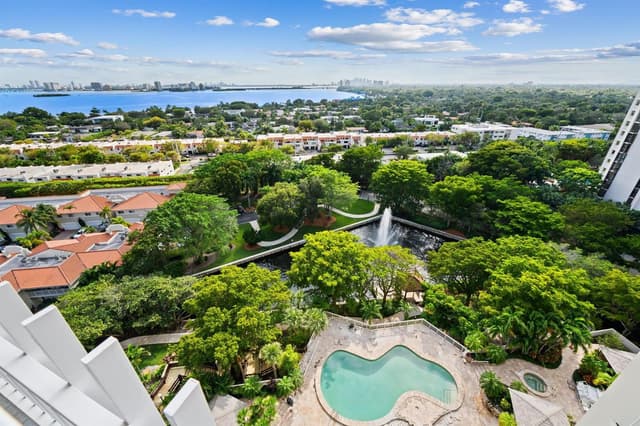 1000 Quayside Terrace # 1606, Miami FL 33138 - Miami, FL - Photo 7