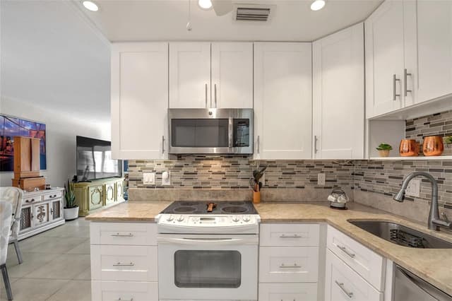 700 Layne Boulevard # 301, Hallandale Beach FL 33009 - Hallandale Beach, FL - Photo 5