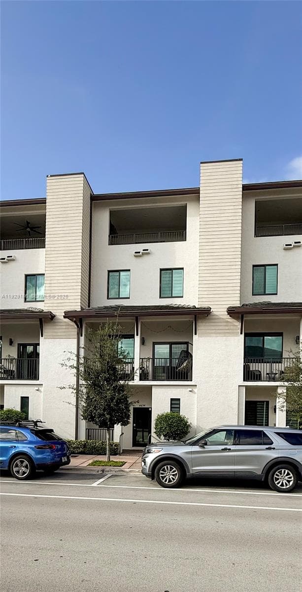4654 NW 84th Ave, Doral FL 33166