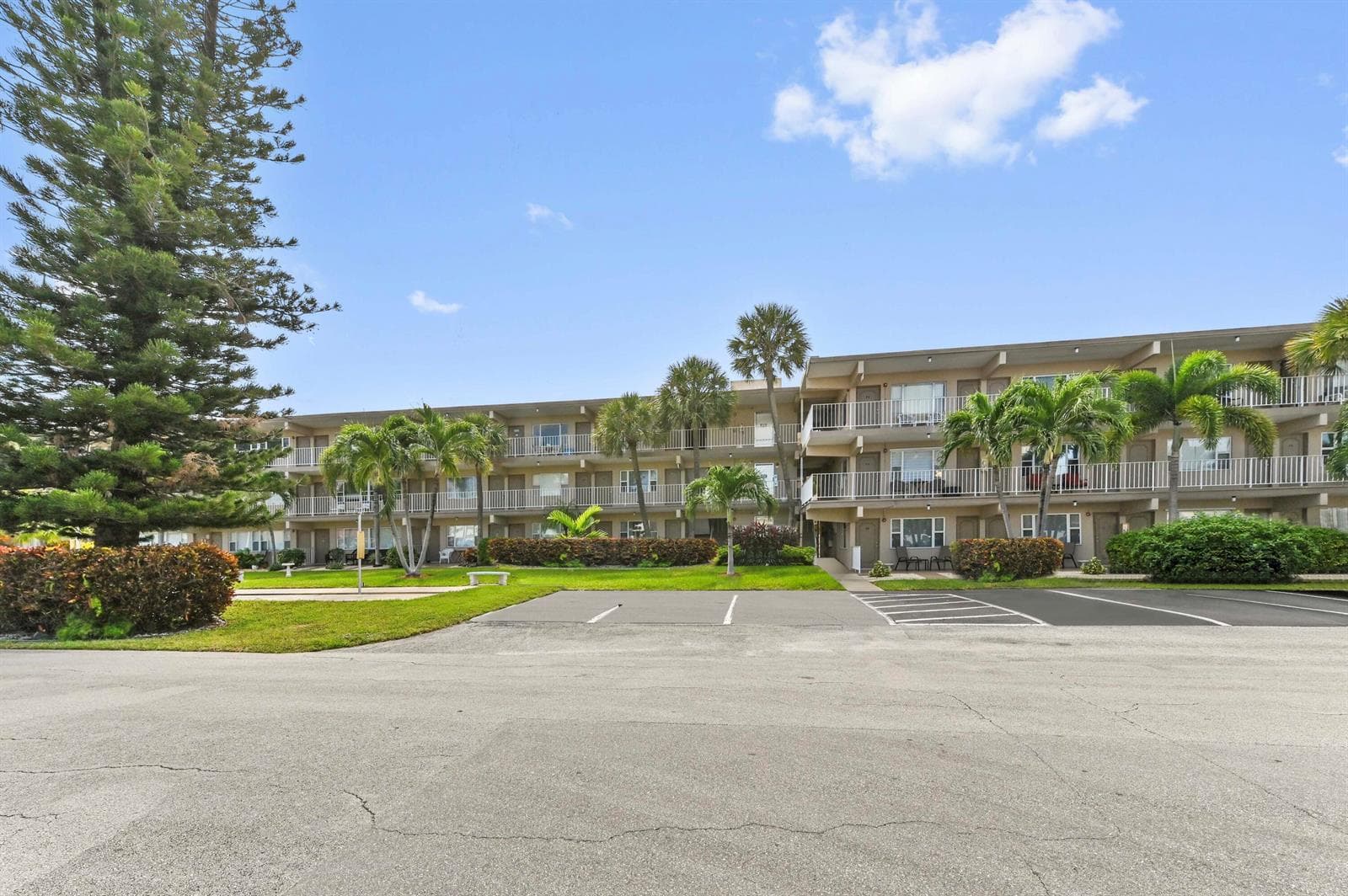 3200 NE 7th Court # 205b, Pompano Beach FL 33062