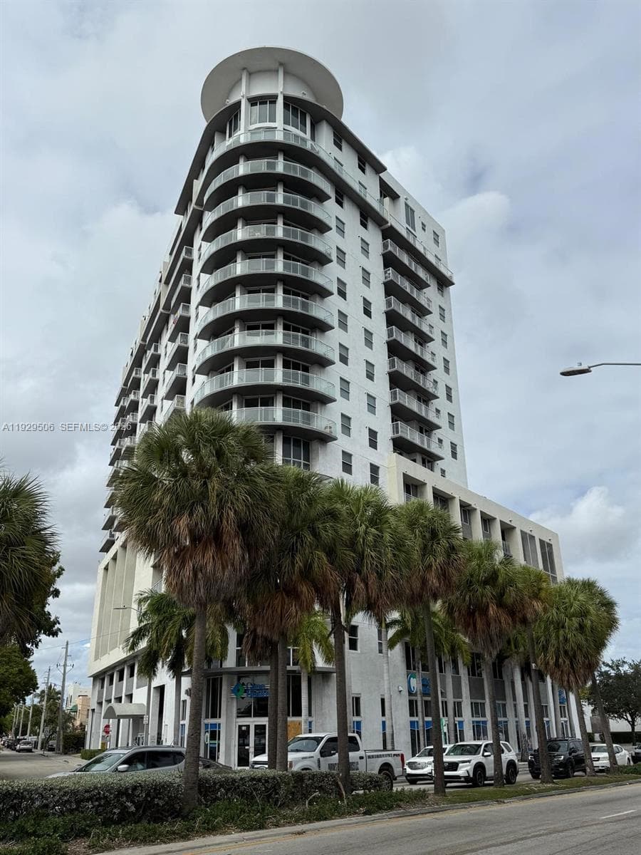 1 Glen Royal Pkwy # 1612, Miami FL 33125
